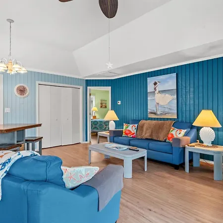 Guest Cottage 22G